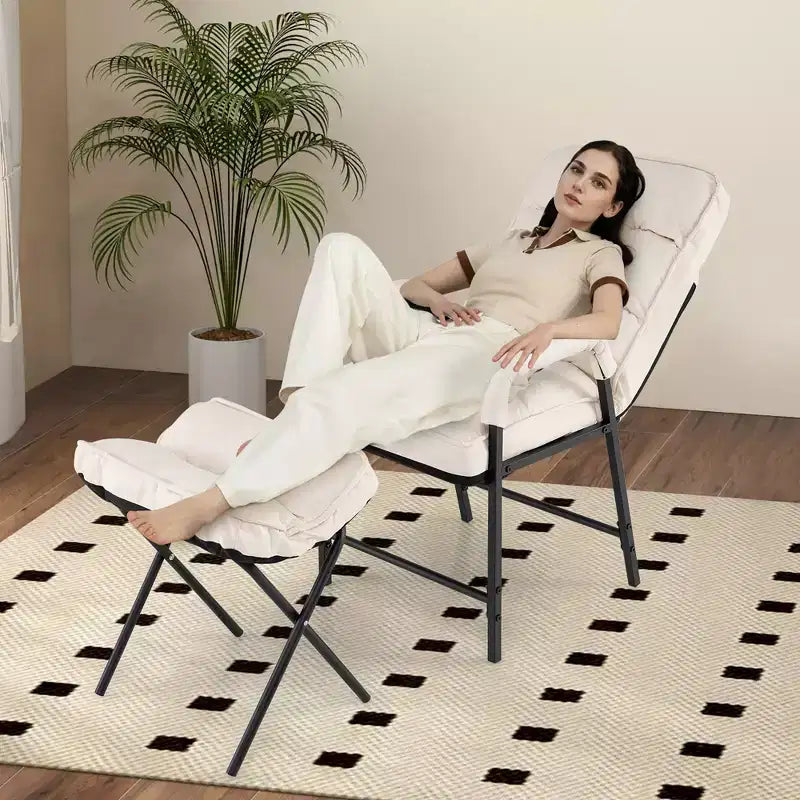 Poltrona relax in lino beige con pouf, schienale regolabile, 1 posto